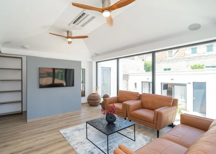 Royale Apartment