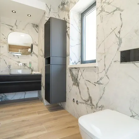 Royale Apartment *