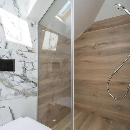 Royale Apartment *